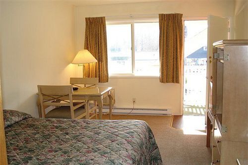 Shelton Inn Екстериор снимка